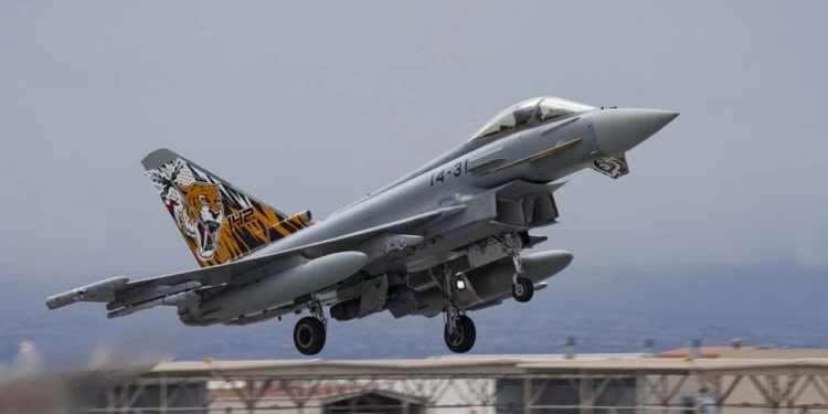 Ισπανία: «Έκλεισε» η αγορά 20 νέων μαχητικών Eurofighter Typhoon